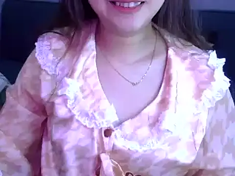 Bee 2k online show from 04-24-26, 04:15