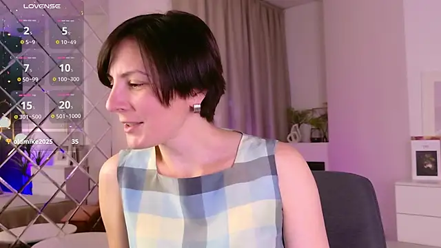 LorenDaze online show from 07-28-26, 02:13