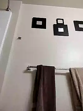 eatmeplease44 online show from 11-24-25, 05:29