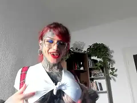 Snapshot of tamarapervert chatting on 01-10-25, 03:48 tamarapervert online show from 01-10-25, 03:48