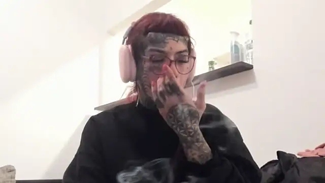 Snapshot of tamarapervert chatting on 11-19-25, 06:30 tamarapervert online show from 11-19-25, 06:30