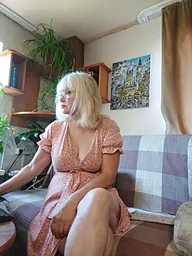 Snapshot of IrmaRose chatting on 08-05-26, 03:09 IrmaRose online show from 08-05-26, 03:09