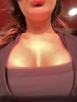 Snapshot of MeganKitty_ chatting on 09-15-25, 12:05 MeganKitty online show from 09-15-25, 12:05