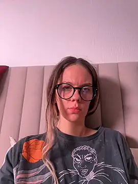 Snapshot of DivineBite chatting on 12-14-24, 10:28 DivineBite online show from 12-14-24, 10:28