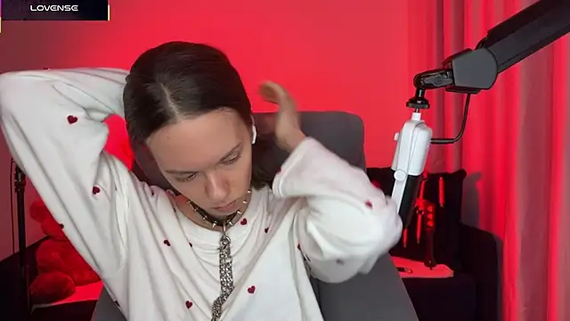 Snapshot of DivineBite chatting on 11-01-25, 03:36 DivineBite online show from 11-01-25, 03:36