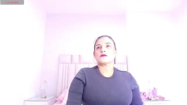 Snapshot of _carolina_fox chatting on 11-05-25, 03:06 carolina fox online show from 11-05-25, 03:06