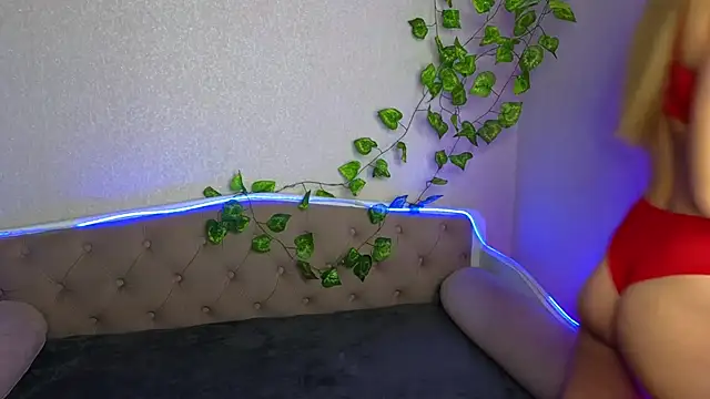 ParadisePleasure  online show from 12-20-24, 01:47