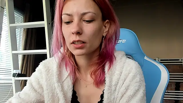 karo123421 online show from 10-23-25, 08:24