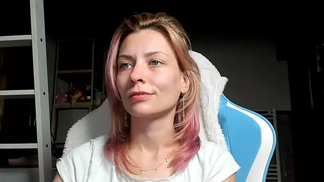 karo123421 online show from 10-26-25, 08:59