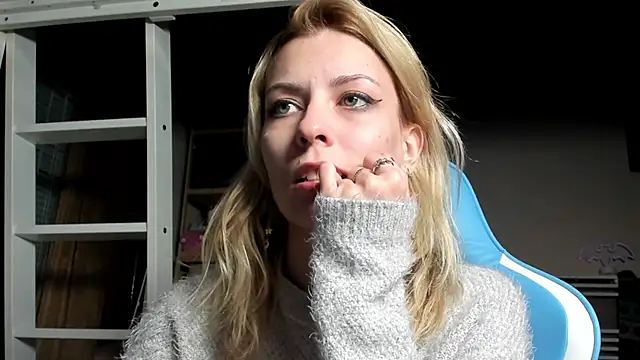 karo123421 online show from 11-10-25, 09:47