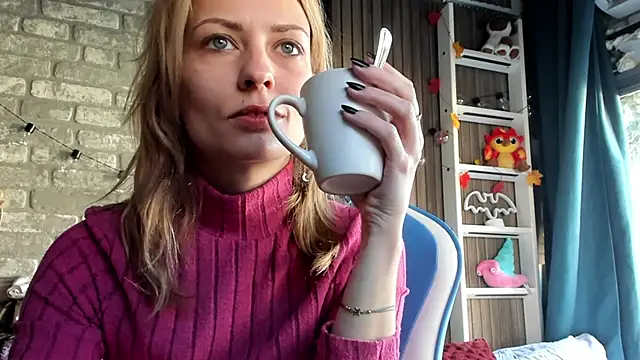 karo123421 online show from 12-17-25, 09:04