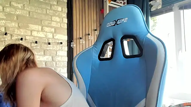 karo123421 online show from 12-18-25, 09:48