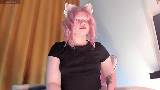 Snapshot of SueNiceeeee chatting on 02-03-26, 02:53 SueNiceeeee online show from 02-03-26, 02:53