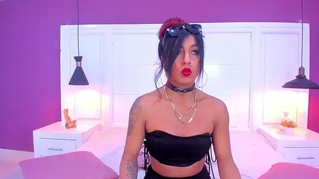 Snapshot of SilvanaCapelli chatting on 02-15-25, 09:48 SilvanaCapelli online show from 02-15-25, 09:48