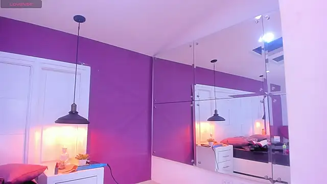 Snapshot of SilvanaCapelli chatting on 03-09-25, 05:11 SilvanaCapelli online show from 03-09-25, 05:11