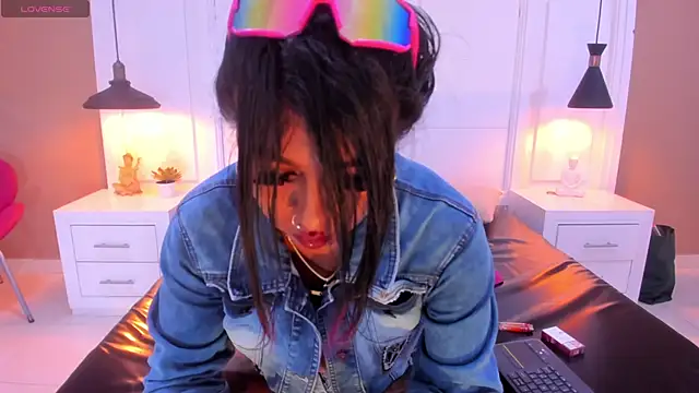 Snapshot of SilvanaCapelli chatting on 09-20-25, 04:57 SilvanaCapelli online show from 09-20-25, 04:57