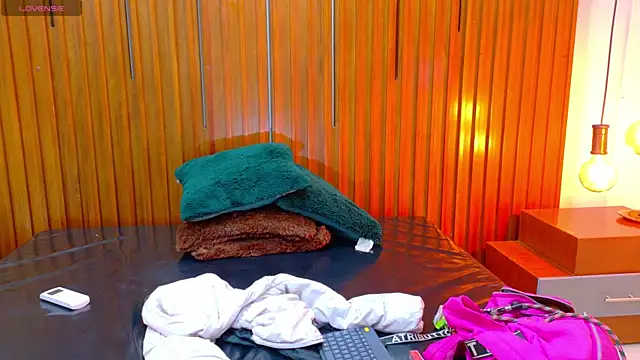 Snapshot of SilvanaCapelli chatting on 11-26-25, 10:11 SilvanaCapelli online show from 11-26-25, 10:11