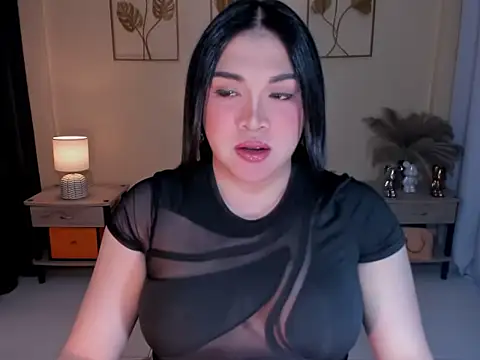 Snapshot of MaxeneCullens chatting on 02-16-26, 04:41 MaxeneCullens online show from 02-16-26, 04:41