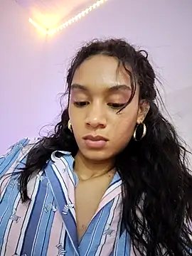 Leaberry online show from 12-14-25, 02:06