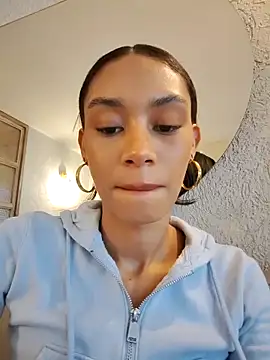 Leaberry online show from 03-10-26, 06:24