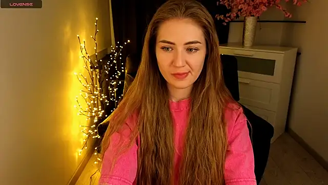 Snapshot of Adelyna_Bird chatting on 05-26-26, 06:31 Adelyna Bird online show from 05-26-26, 06:31