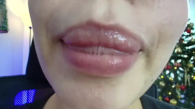 Snapshot of lisbet21x chatting on 12-20-24, 07:28 lisbet21x online show from 12-20-24, 07:28