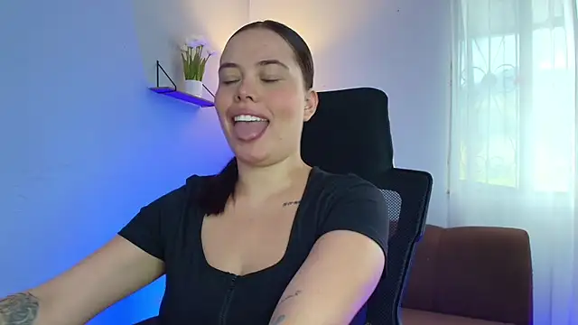 Snapshot of lisbet21x chatting on 02-05-25, 07:10 lisbet21x online show from 02-05-25, 07:10