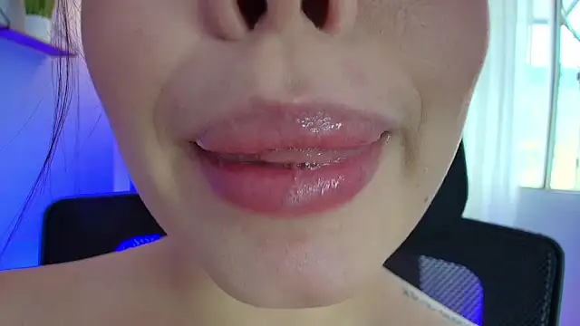 Snapshot of lisbet21x chatting on 02-10-25, 07:17 lisbet21x online show from 02-10-25, 07:17