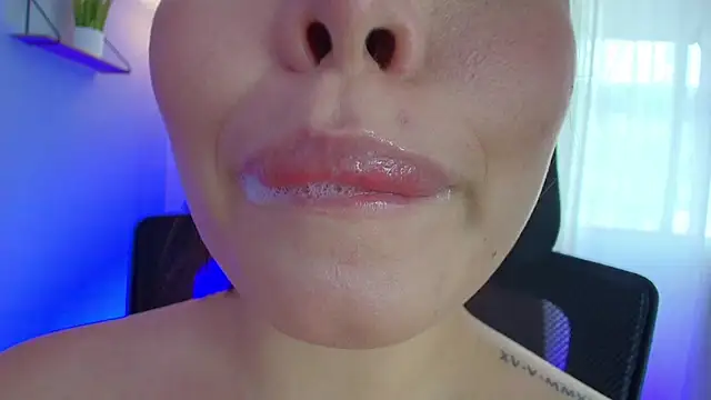 Snapshot of lisbet21x chatting on 02-13-25, 07:10 lisbet21x online show from 02-13-25, 07:10