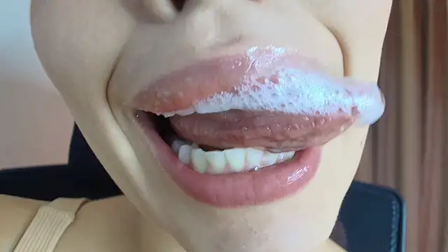 lisbet21x online show from 04-11-26, 09:30