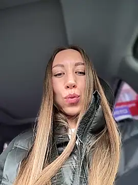 EvaCatt online show from 04-27-26, 05:27