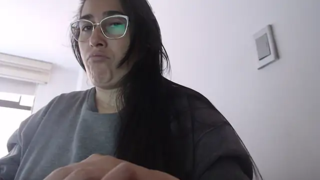 Snapshot of andreaisis2 chatting on 01-08-26, 06:43 andreaisis2 online show from 01-08-26, 06:43