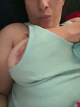 Snapshot of andreaisis2 chatting on 02-17-26, 06:03 andreaisis2 online show from 02-17-26, 06:03