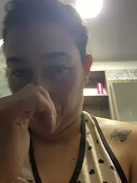 Snapshot of andreaisis2 chatting on 02-26-26, 05:56 andreaisis2 online show from 02-26-26, 05:56