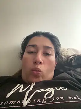 Snapshot of andreaisis2 chatting on 03-19-26, 07:51 andreaisis2 online show from 03-19-26, 07:51