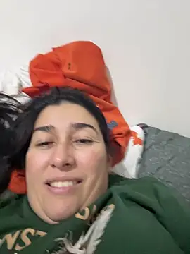 Snapshot of andreaisis2 chatting on 04-27-26, 03:15 andreaisis2 online show from 04-27-26, 03:15