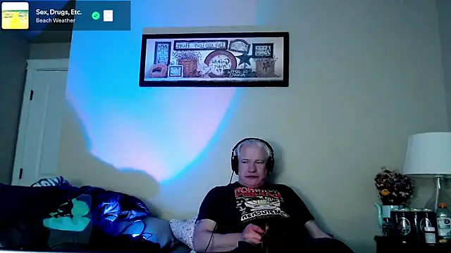 Snapshot of Snarfle82 chatting on 11-07-25, 09:15 Snarfle82 online show from 11-07-25, 09:15