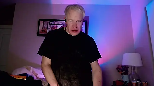 Snapshot of Snarfle82 chatting on 11-29-25, 04:48 Snarfle82 online show from 11-29-25, 04:48