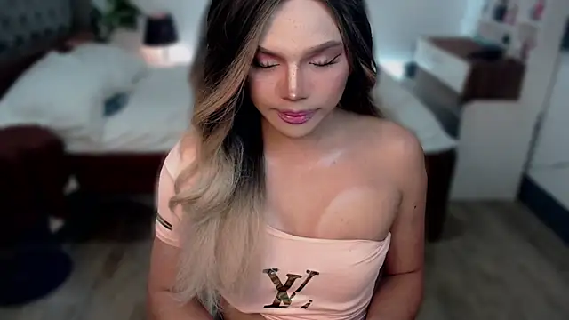 liaa lurrecams online show from 12-16-25, 11:37