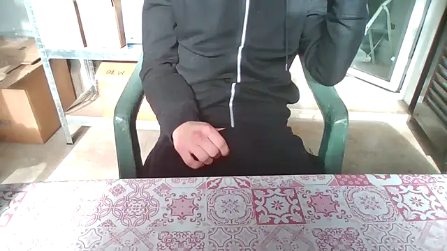 Snapshot of simoninside25 chatting on 11-16-25, 09:26 simoninside25 online show from 11-16-25, 09:26