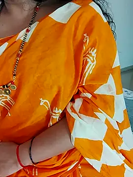 Snapshot of Indian_desi_wife chatting on 02-14-25, 07:07 Indian desi wife online show from 02-14-25, 07:07