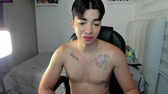 santy7v7 online show from 11-21-25, 01:21