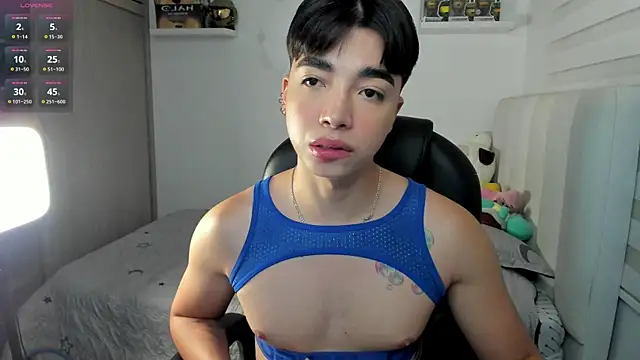 santy7v7 online show from 12-04-25, 01:31