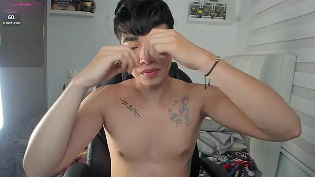 santy7v7 online show from 04-22-26, 01:34