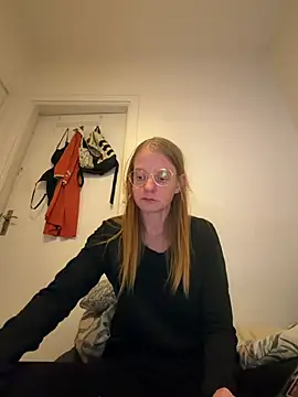 Snapshot of jannis1992 chatting on 08-04-26, 01:31 jannis1992 online show from 08-04-26, 01:31