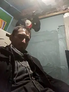 Snapshot of Wero4200 chatting on 11-30-25, 07:45 Wero4200 online show from 11-30-25, 07:45