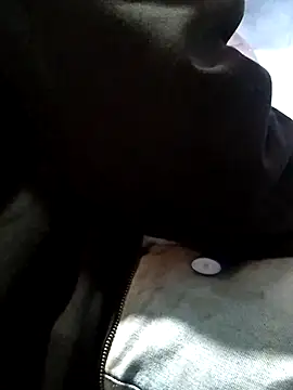 Snapshot of Wero4200 chatting on 12-15-25, 09:41 Wero4200 online show from 12-15-25, 09:41