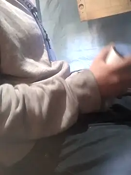 Snapshot of Wero4200 chatting on 12-16-25, 08:25 Wero4200 online show from 12-16-25, 08:25