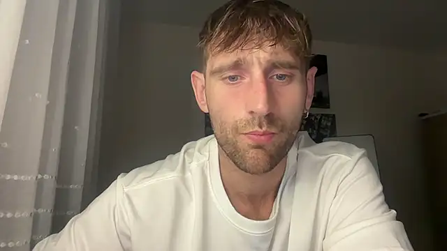 Snapshot of lukegunn chatting on 02-04-26, 12:38 lukegunn online show from 02-04-26, 12:38