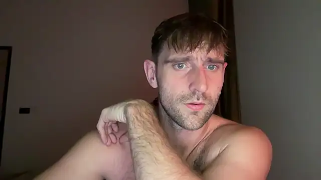 Snapshot of lukegunn chatting on 03-25-26, 11:44 lukegunn online show from 03-25-26, 11:44